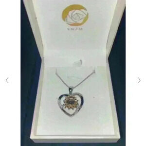 - 🌻NWOT SNZM NECKLACE